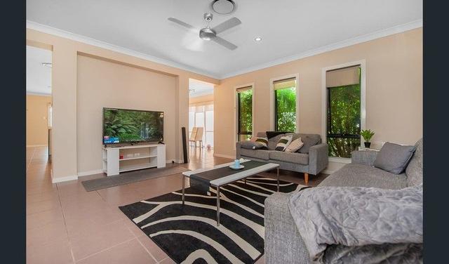 5 Mornington Crescent, QLD 4573