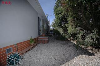 Side of House (2009-05-01)