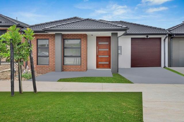 18 Clelland Way, VIC 3978