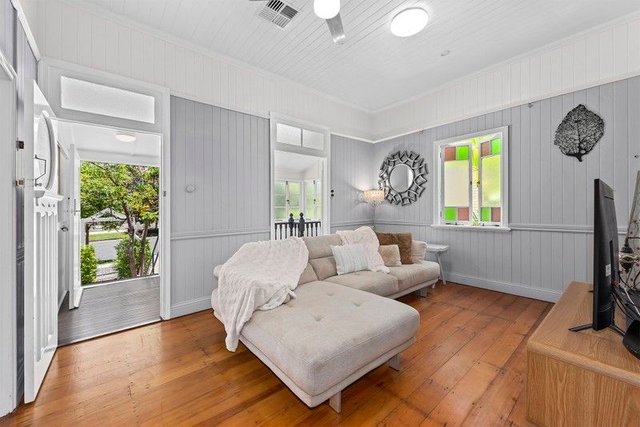 43 Real Street, QLD 4103