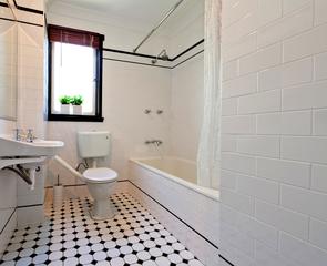 BATHROOM (2016-09-07)