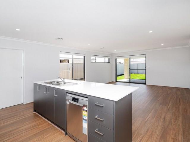 6 Parktree Avenue, WA 6035