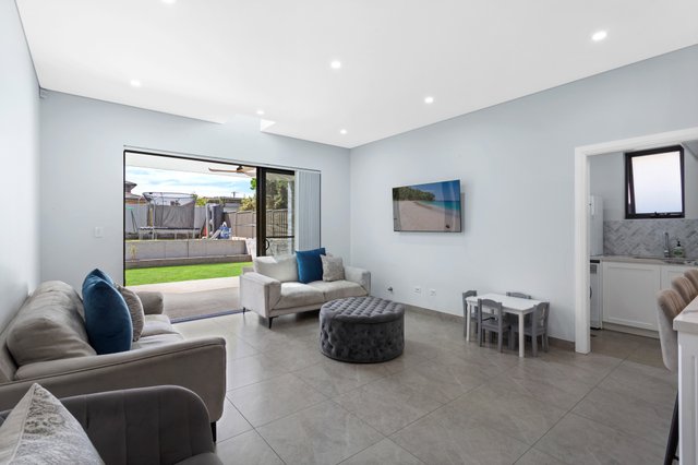 69 Holroyd Rd, NSW 2160