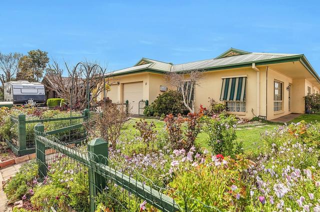 15 Lawson Drive, NSW 2731