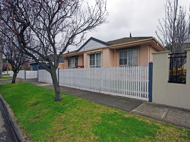 2/53 Hall Street, VIC 3204