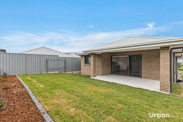 4 Lemon  Grove, NSW 2526