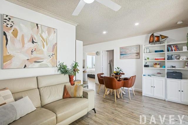 4/6 Ozone Parade, WA 6029