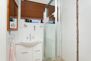 Bathroom (2014-08-11)