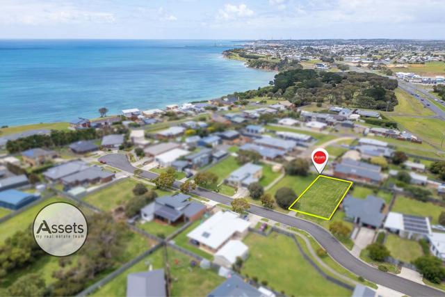 4 Blue Water Court, VIC 3305