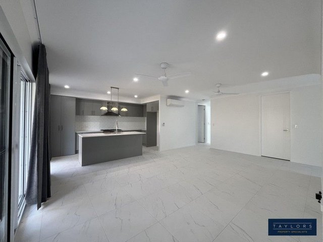 2/7 Sailfish Court, QLD 4802