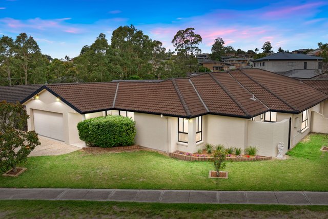 1 Deakin Close, NSW 2287