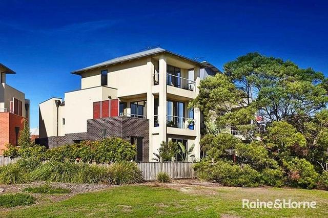 7 Lakeside Place, VIC 3016