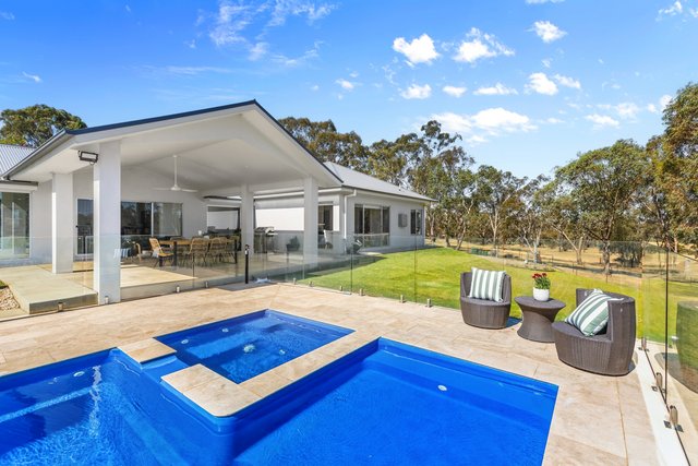 53 Mary Gilmore Road, NSW 2650