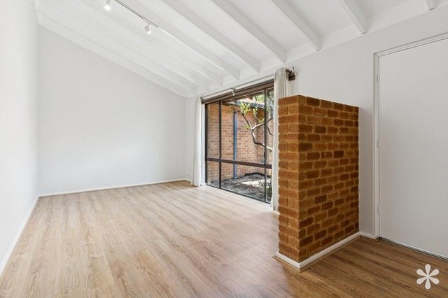 2/51 McDonald St, WA 6152