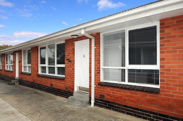 2/52 Gatcum Court, VIC 3174
