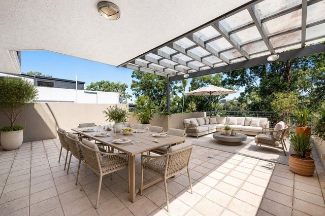 2/11 Rosecliffe Street, QLD 4101