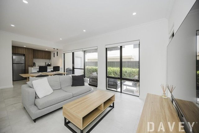 2/42 Woodville Street, WA 6006