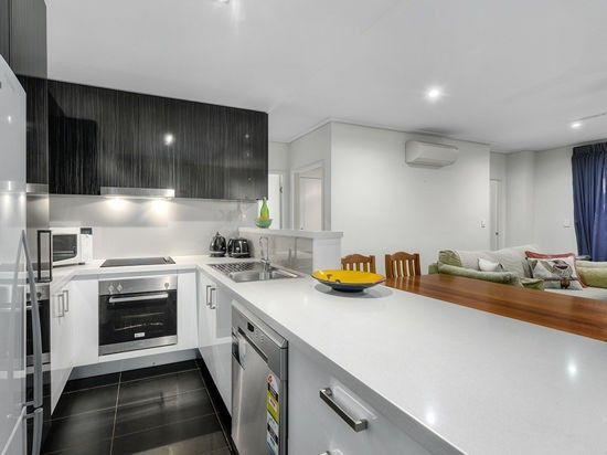 304/85 O'Connell Street, QLD 4169