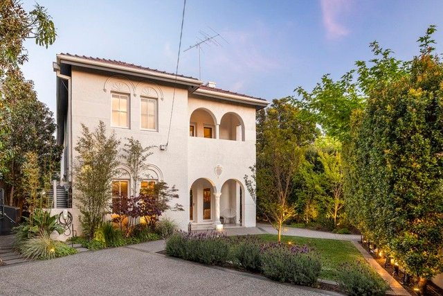 34 Riddell Parade, VIC 3185