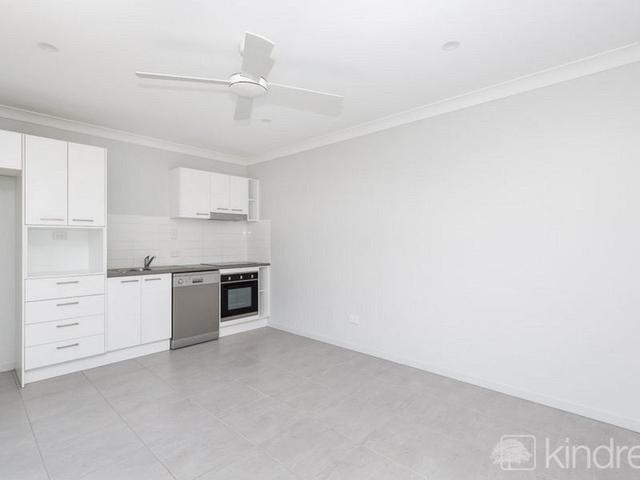 2/33 Awoonga Crescent, QLD 4506
