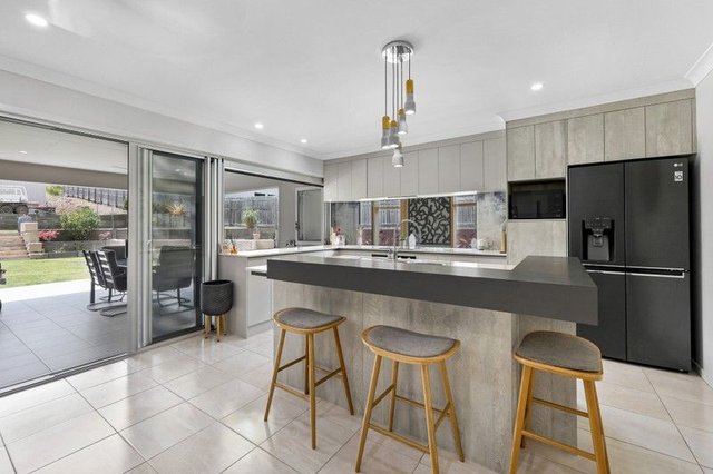 30 Logan Crescent, QLD 4740