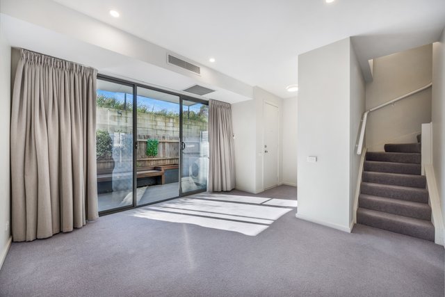 2/11 Wanderlight Avenue, ACT 2617