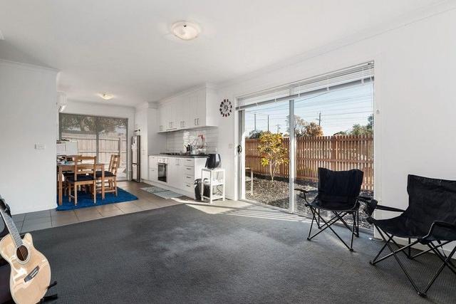 1/33 Dandenong Rd East, VIC 3199