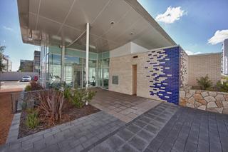 Entrance to gym (2013-03-16)