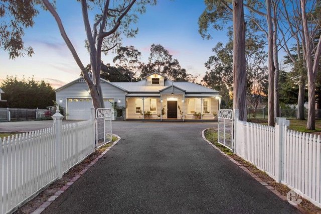 75 Hillcrest Drive, VIC 3910