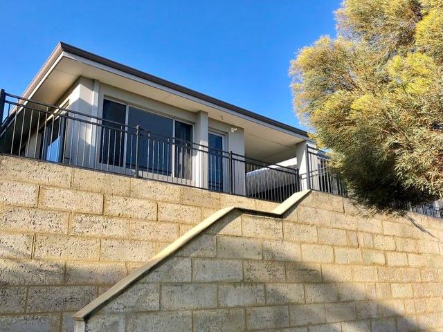 11 Agata Lane, WA 6164