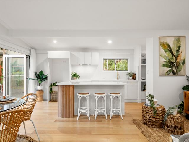 4 Nealdon Street, QLD 4121