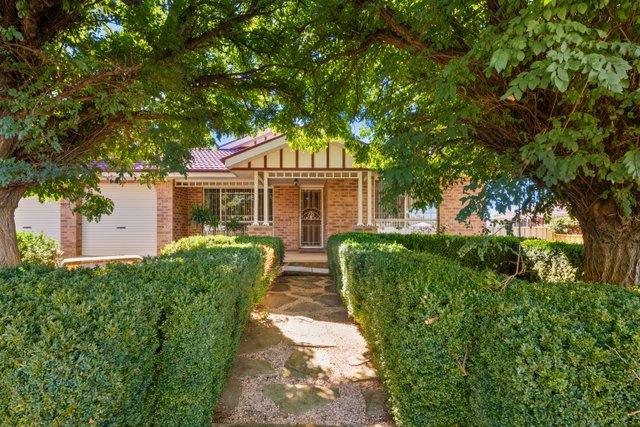 25 Burrendong Street, ACT 2611