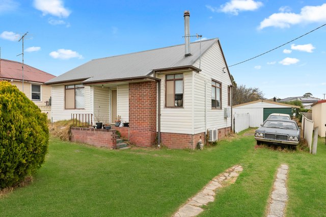 6 Churchill Street, NSW 2580