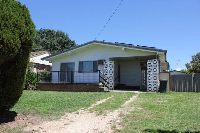 1 Lang Street, NSW 2360