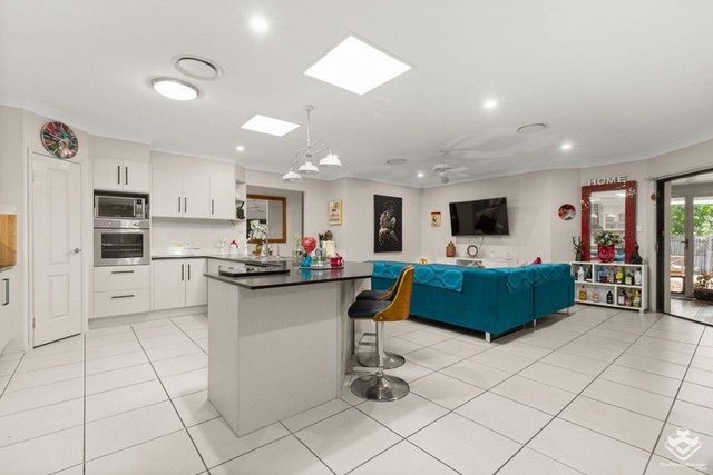 18 Willowleaf Circuit, QLD 4510