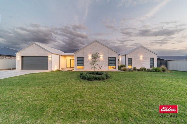 19 Paterson Circuit, NSW 2830