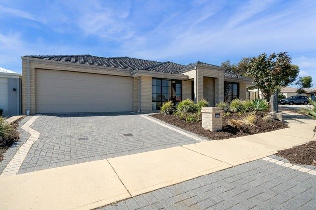 27 Dulles Way, WA 6030