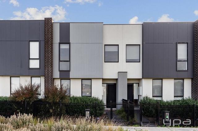8 Peterlee Walk, VIC 3030