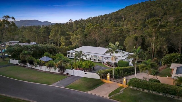 18 Mulwala Street, QLD 4210