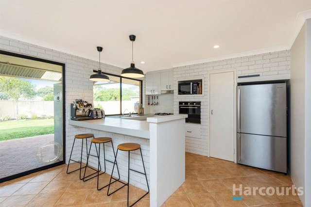 88 Greenfields Circle, WA 6065