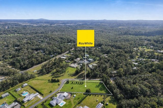 121-123 The Aspect, QLD 4207
