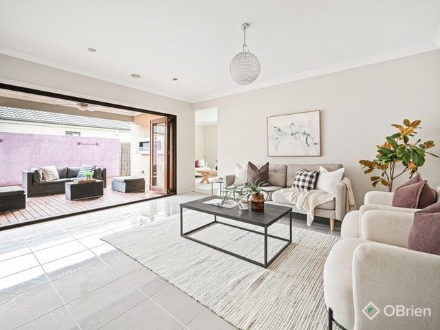 8 Merriwee Chase, VIC 3977