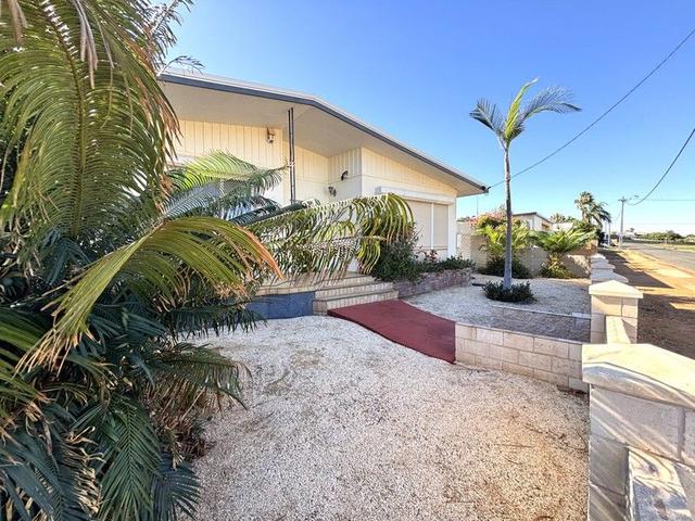 1 Hammond Street, WA 6701