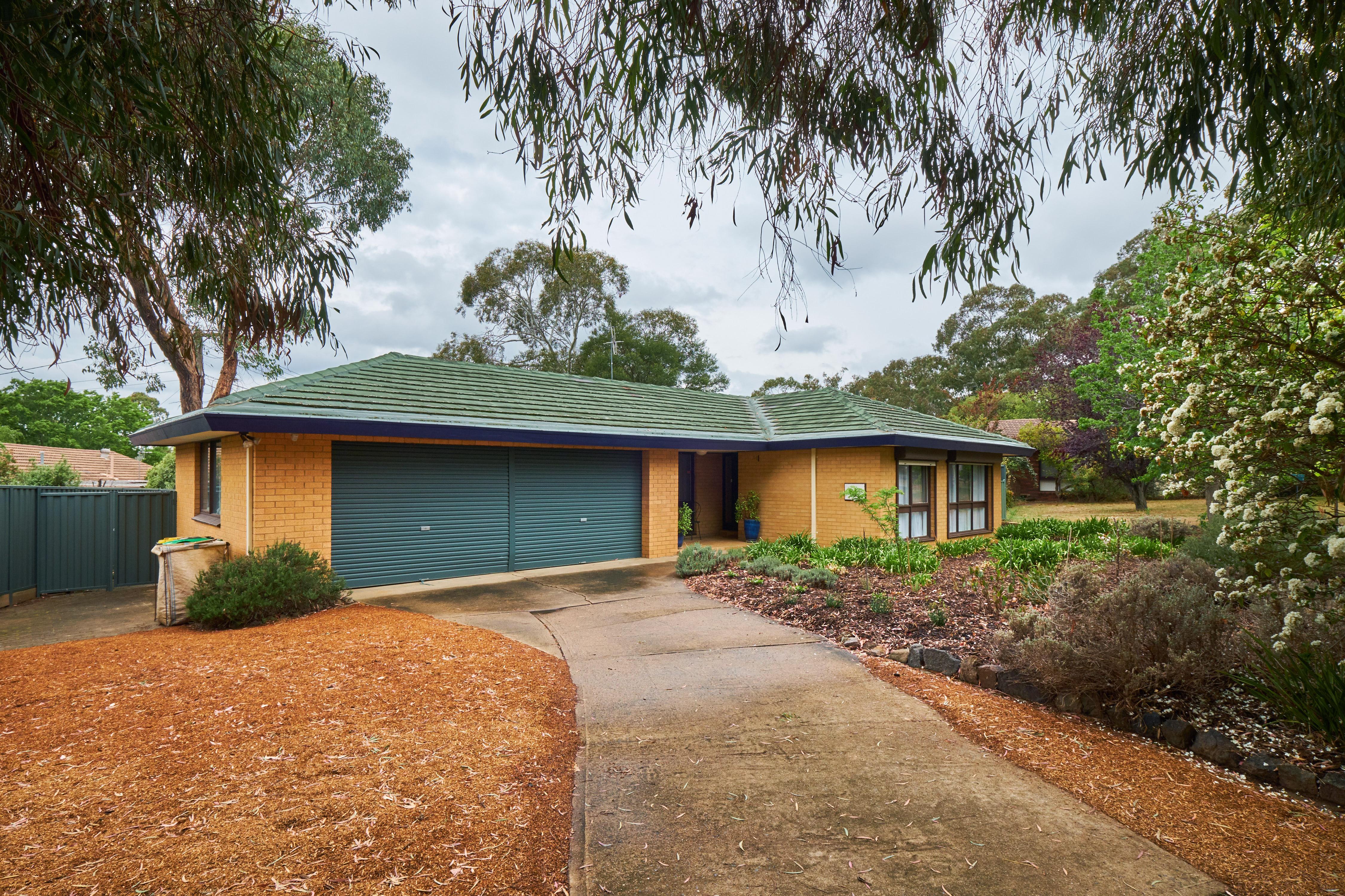 4 Beach Place, Holt ACT 2615 Address information Allhomes 4 Beach Place, Holt ACT 2615 Address information Allhomes