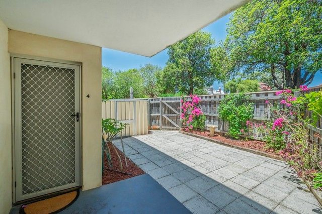 4/72 First Avenue, WA 6050