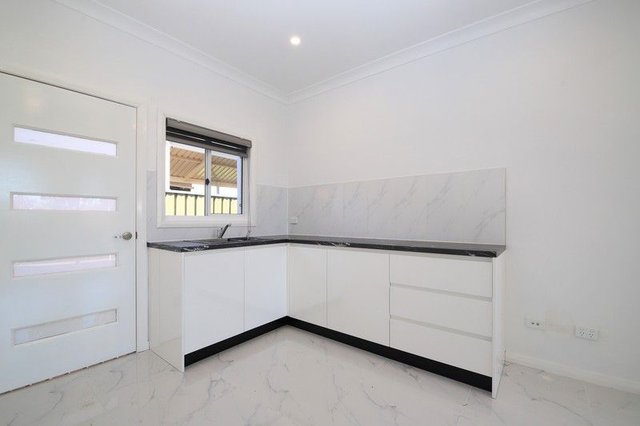 1/159A Hector Street, NSW 2162