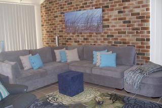 Lounge (2011-04-24)