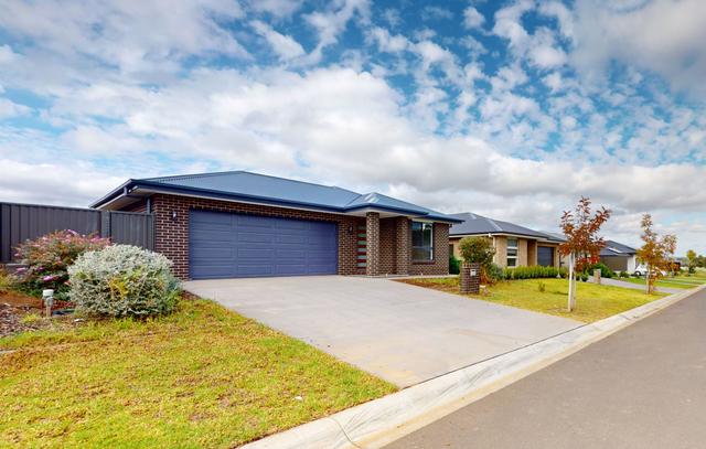 77 Magnolia Boulevard, NSW 2830