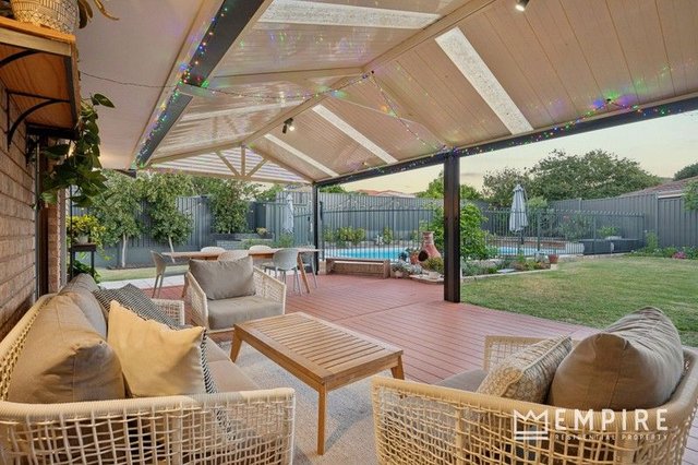 10 Berson Court, WA 6166