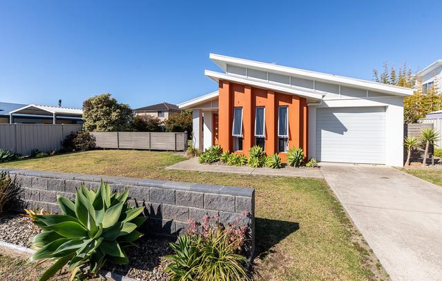 4 Dolphin Cres, NSW 2551
